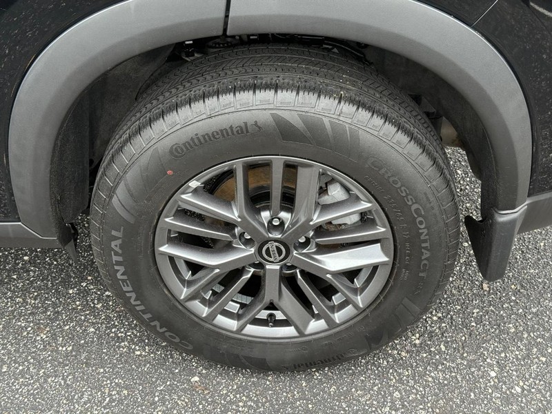 Nissan Rogue Vehicle Image 06
