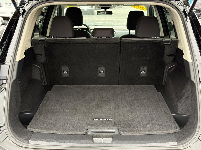 Nissan Rogue Vehicle Image 07
