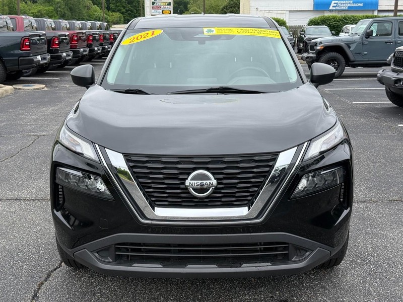Nissan Rogue Vehicle Image 09