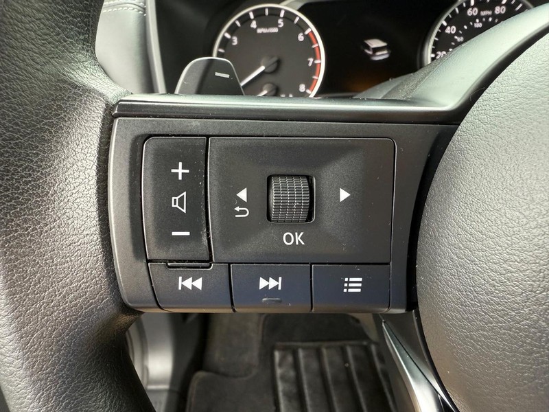 Nissan Rogue Vehicle Image 13