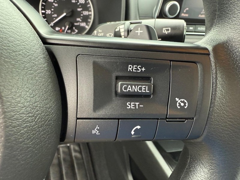 Nissan Rogue Vehicle Image 14