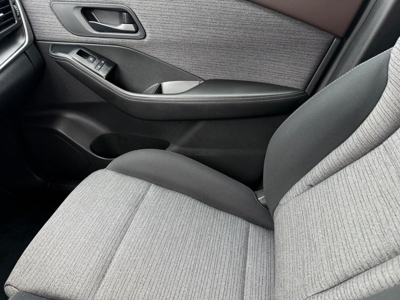 Nissan Rogue Vehicle Image 20