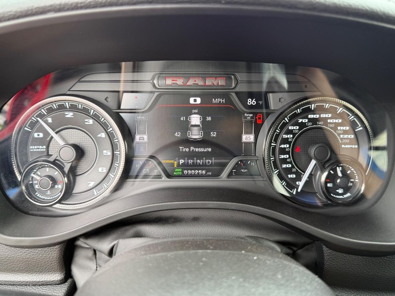 Ram 1500 Vehicle Image 21