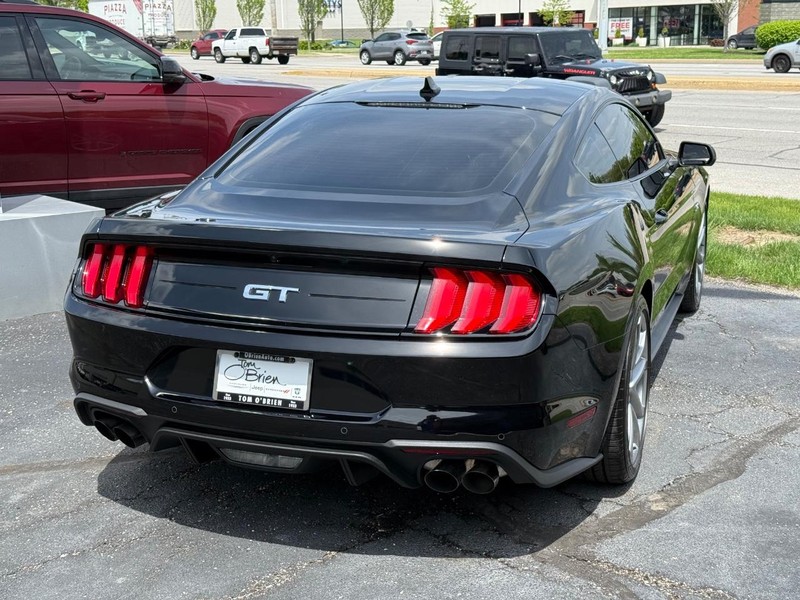 Ford Mustang Vehicle Image 03