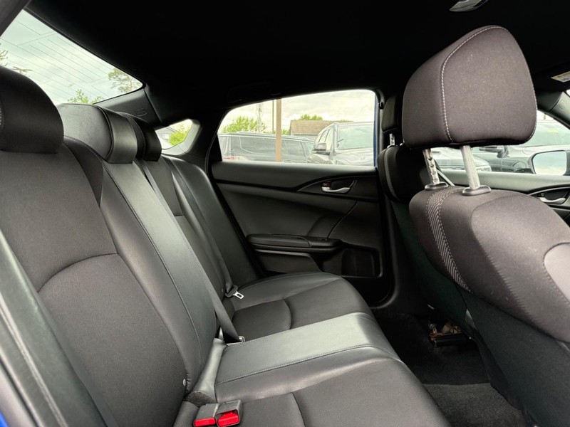 Honda Civic Sedan Vehicle Image 10