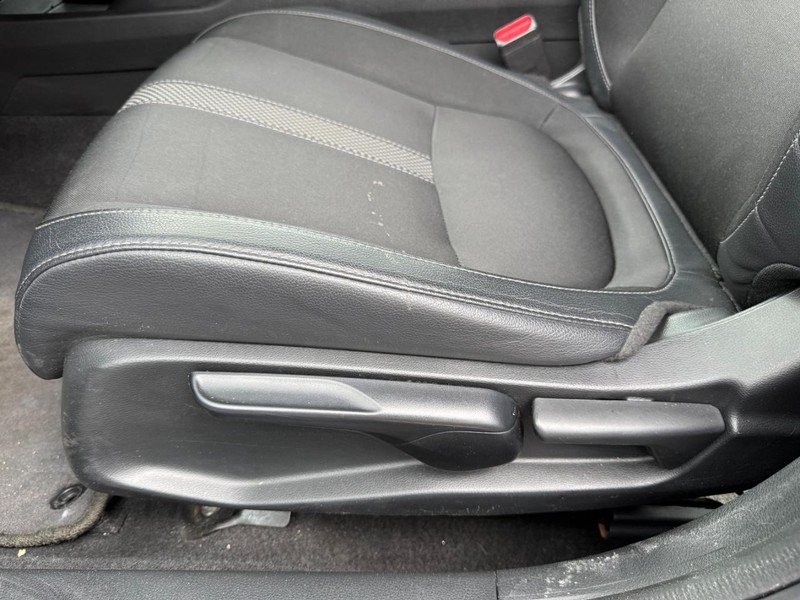 Honda Civic Sedan Vehicle Image 24