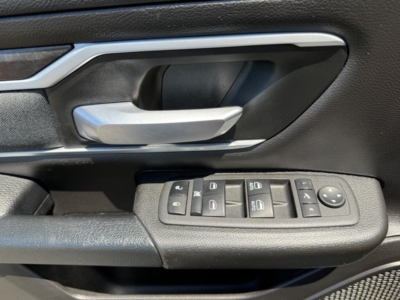 Ram 1500 Vehicle Image 24