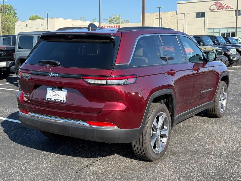Jeep Grand Cherokee 4xe Vehicle Image 03