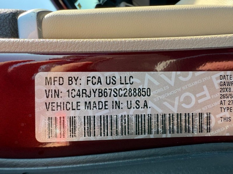Jeep Grand Cherokee 4xe Vehicle Image 21