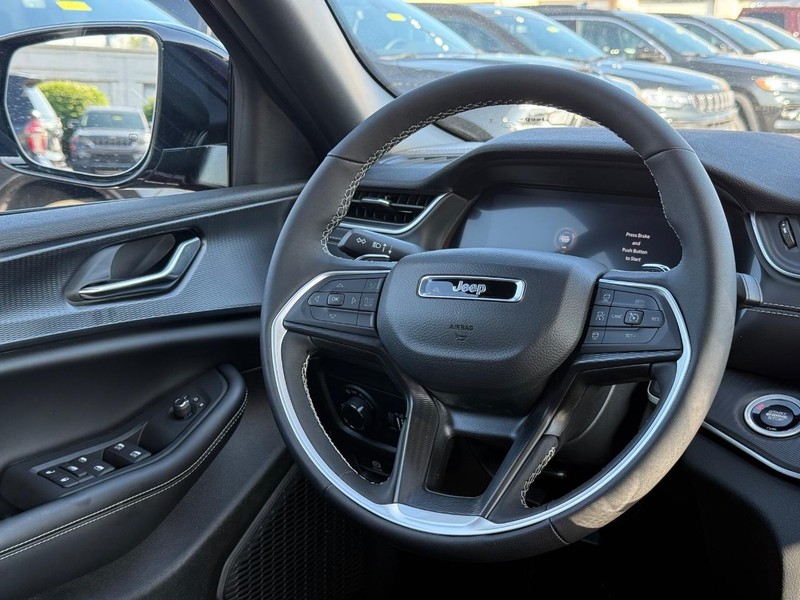 Jeep Grand Cherokee L Vehicle Image 08