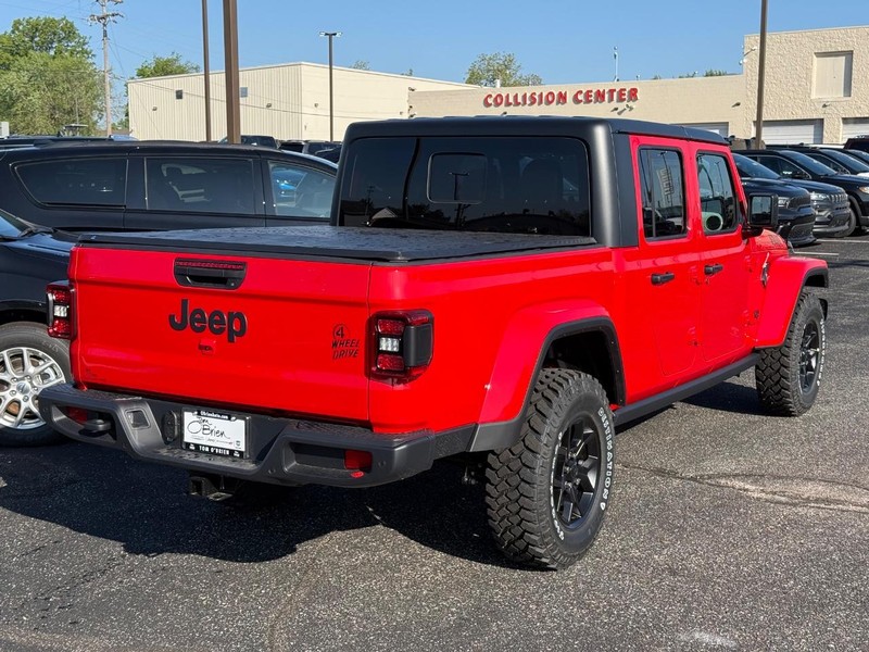Jeep Gladiator Vehicle Image 03