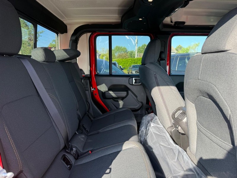 Jeep Gladiator Vehicle Image 04