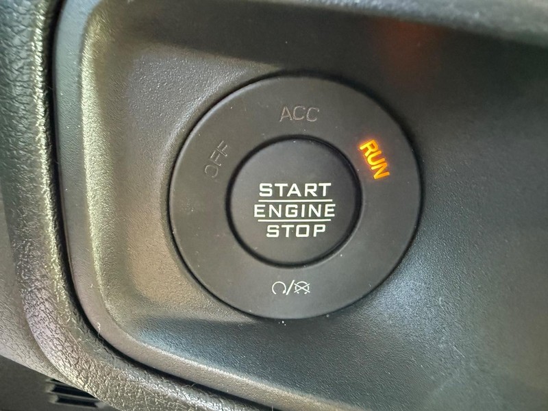 Jeep Gladiator Vehicle Image 09