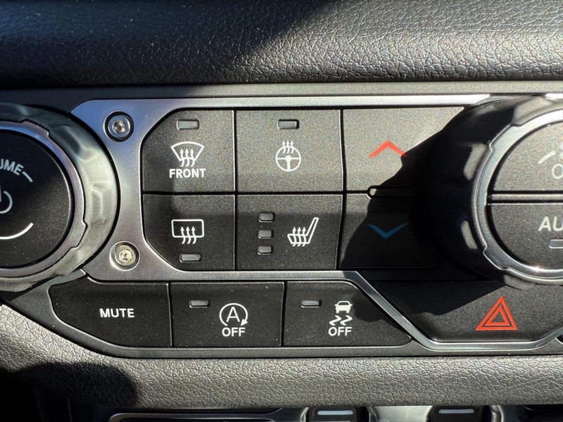 Jeep Gladiator Vehicle Image 10