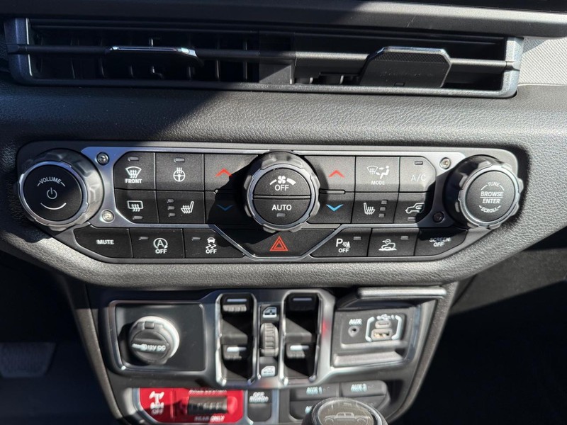 Jeep Gladiator Vehicle Image 13