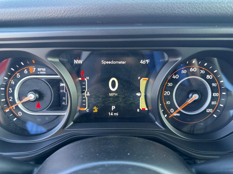 Jeep Gladiator Vehicle Image 16