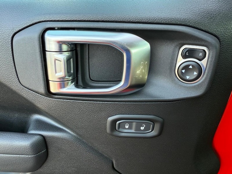 Jeep Gladiator Vehicle Image 18