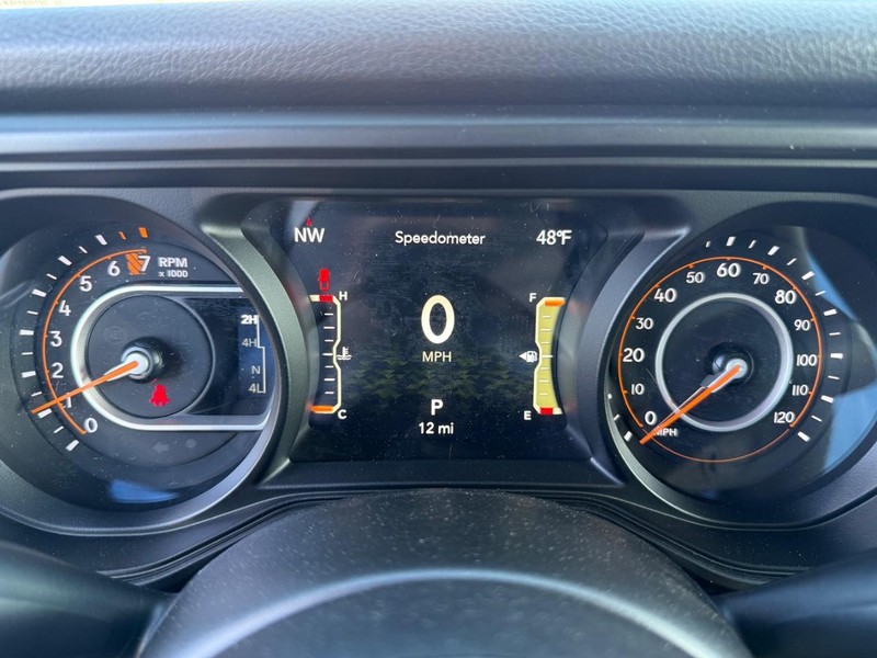 Jeep Gladiator Vehicle Image 16