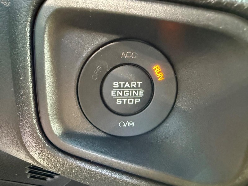 Jeep Wrangler Vehicle Image 09