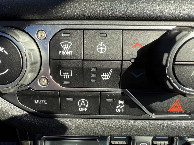 Jeep Wrangler Vehicle Image 10