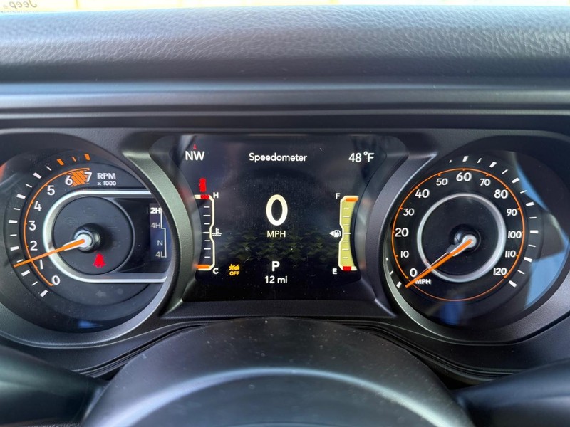 Jeep Wrangler Vehicle Image 16
