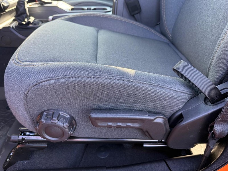 Jeep Wrangler Vehicle Image 19