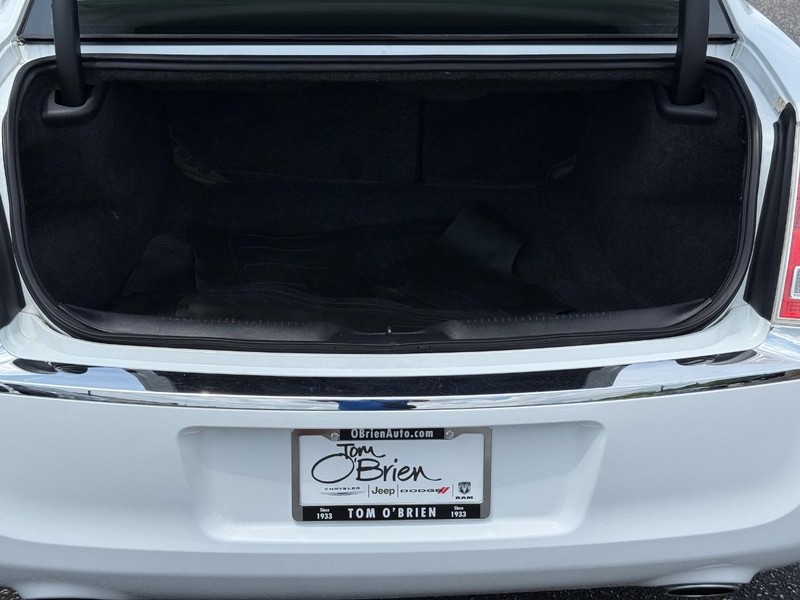 Chrysler 300 Vehicle Image 07