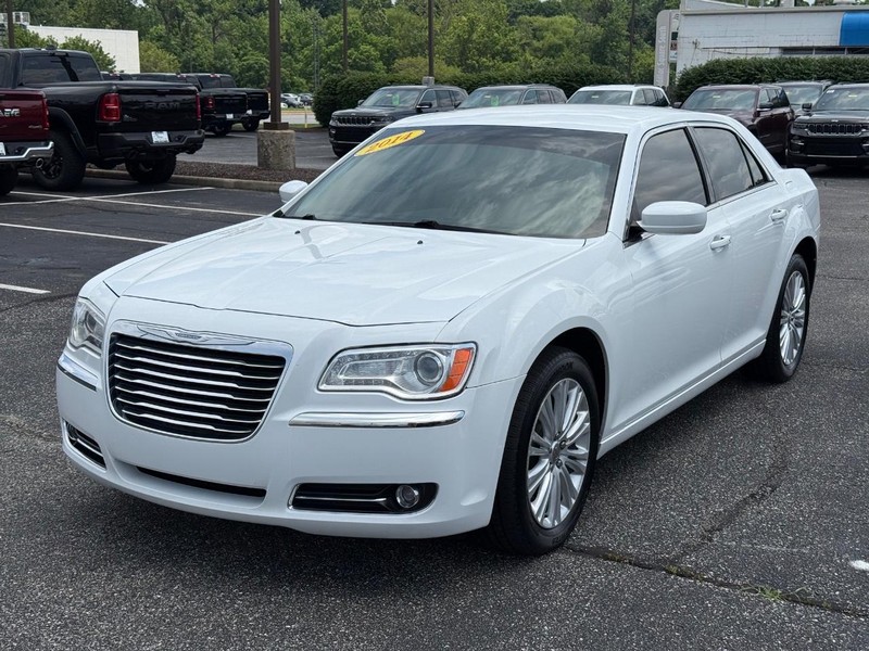 Chrysler 300 Vehicle Image 08