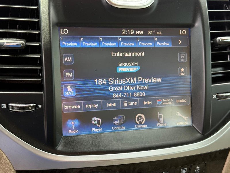 Chrysler 300 Vehicle Image 16