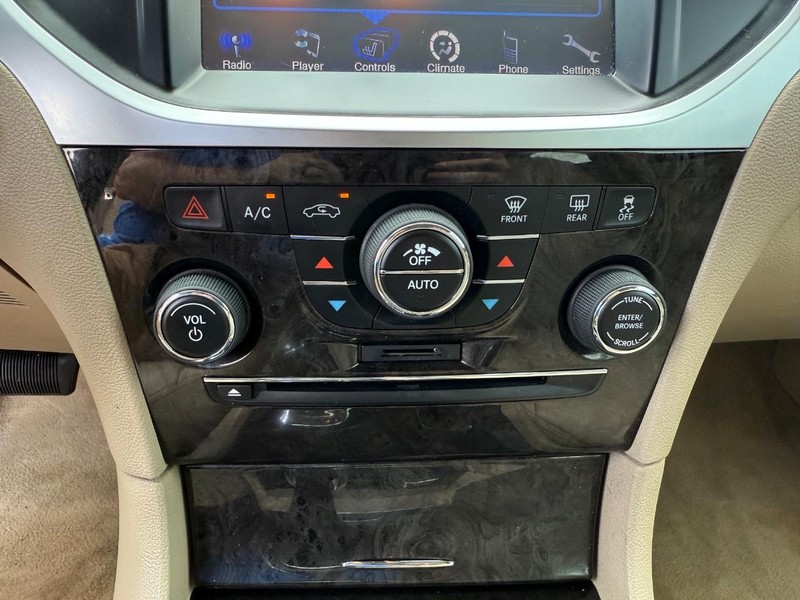 Chrysler 300 Vehicle Image 19