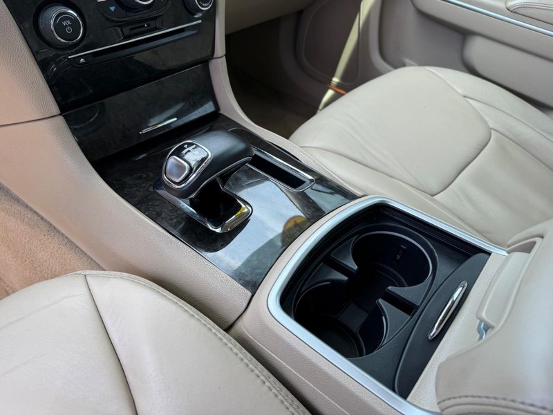 Chrysler 300 Vehicle Image 20