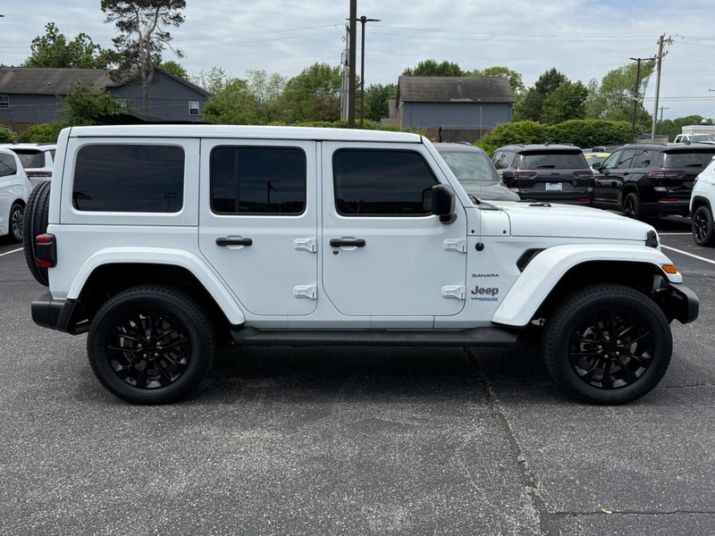 Jeep Wrangler 4xe Vehicle Image 02