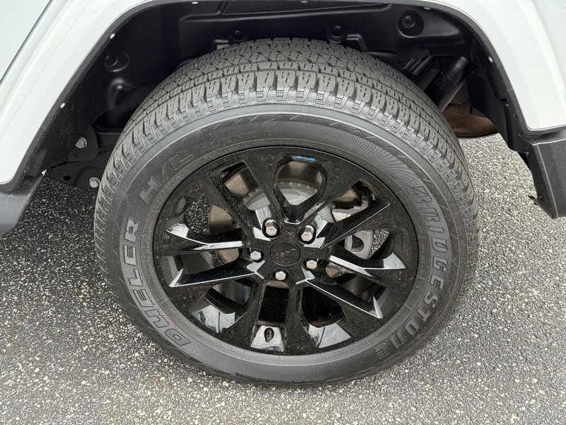 Jeep Wrangler 4xe Vehicle Image 06