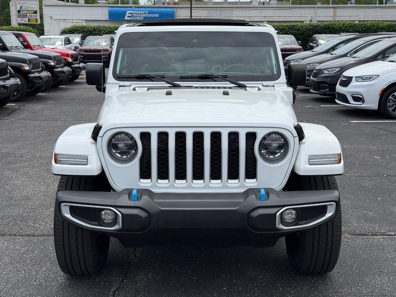 Jeep Wrangler 4xe Vehicle Image 09