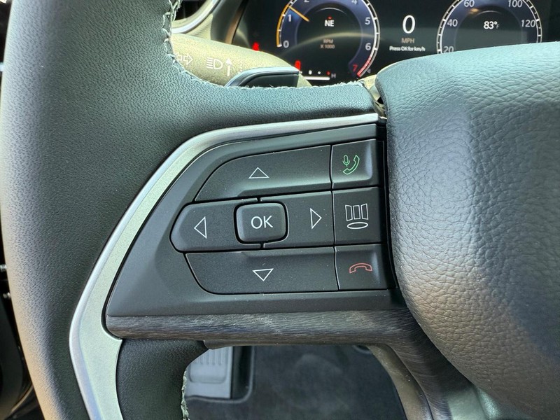Jeep Grand Cherokee L Vehicle Image 09