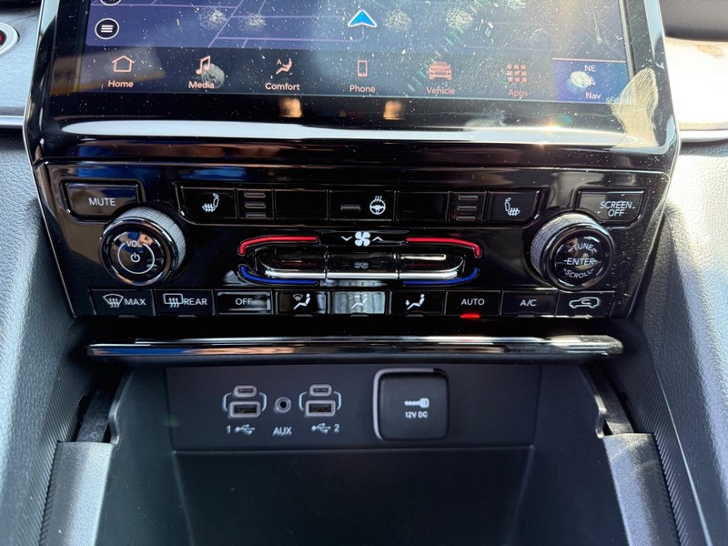 Jeep Grand Cherokee L Vehicle Image 15