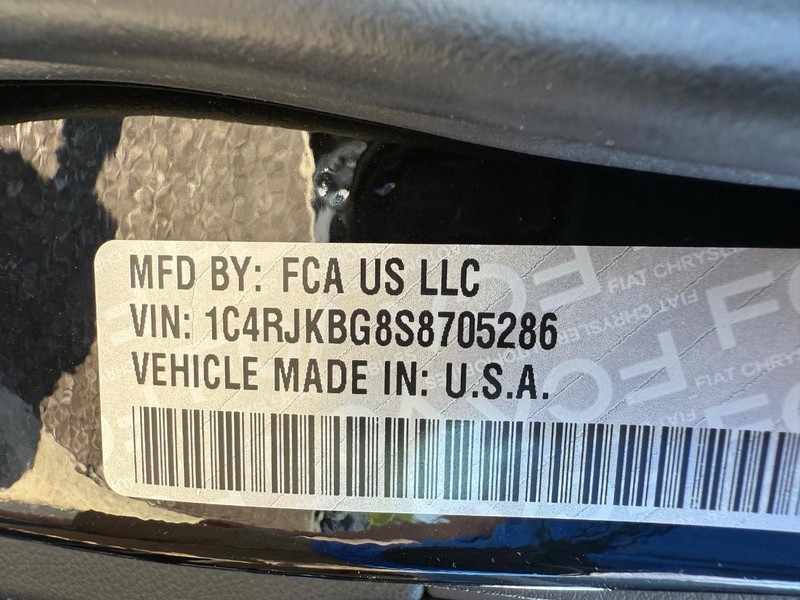 Jeep Grand Cherokee L Vehicle Image 22