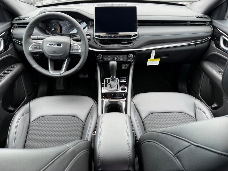 Jeep Compass Vehicle Image 05