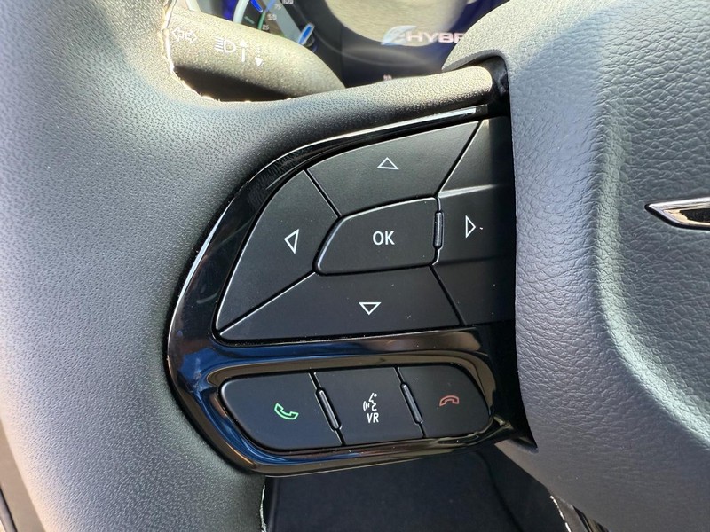 Chrysler Pacifica Vehicle Image 09