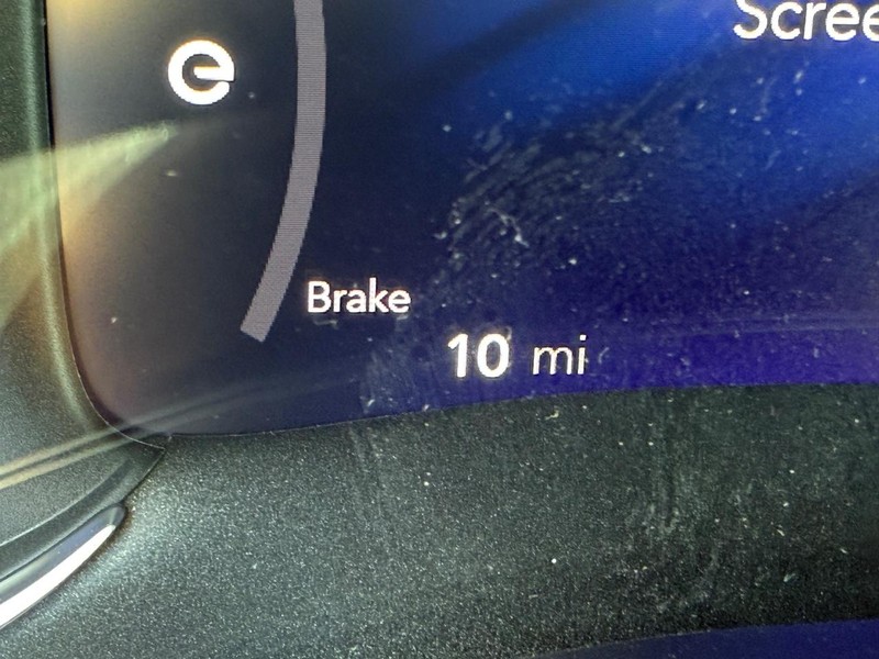 Chrysler Pacifica Vehicle Image 18