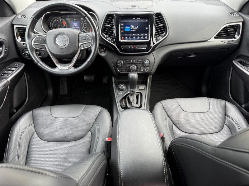 Jeep Cherokee Vehicle Image 11