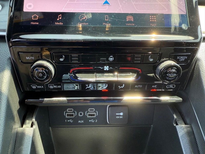 Jeep Grand Cherokee L Vehicle Image 14