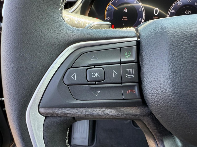 Jeep Grand Cherokee L Vehicle Image 08