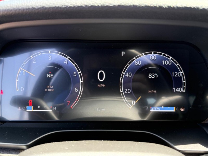 Jeep Grand Cherokee L Vehicle Image 17