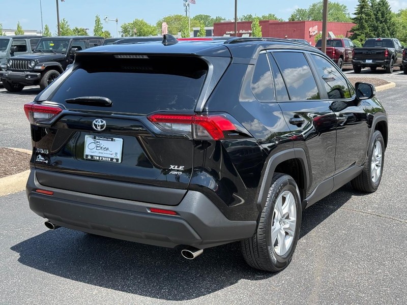 Toyota RAV4 Vehicle Image 03