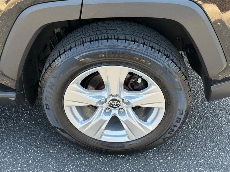 Toyota RAV4 Vehicle Image 06