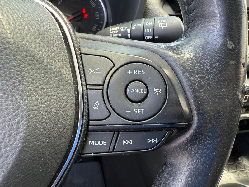 Toyota RAV4 Vehicle Image 16