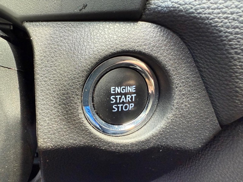 Toyota RAV4 Vehicle Image 17