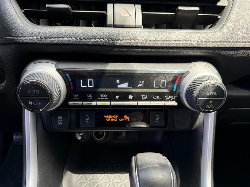 Toyota RAV4 Vehicle Image 21
