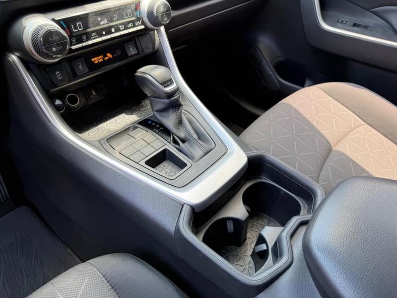 Toyota RAV4 Vehicle Image 22
